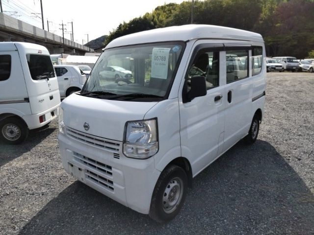 5789 Nissan Clipper van DR17V 2017 г. (LUM Kobe Nyusatsu)